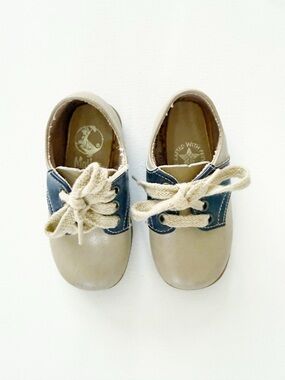 Kids Vintage Mother Goose Beige & Navy Lace-Up Leather Saddle Shoes, Toddler 4.5